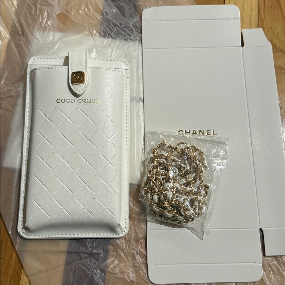 Chanel Beauty Coco Crush Crossbody Phone Bag  with Gold Chain New - GWP